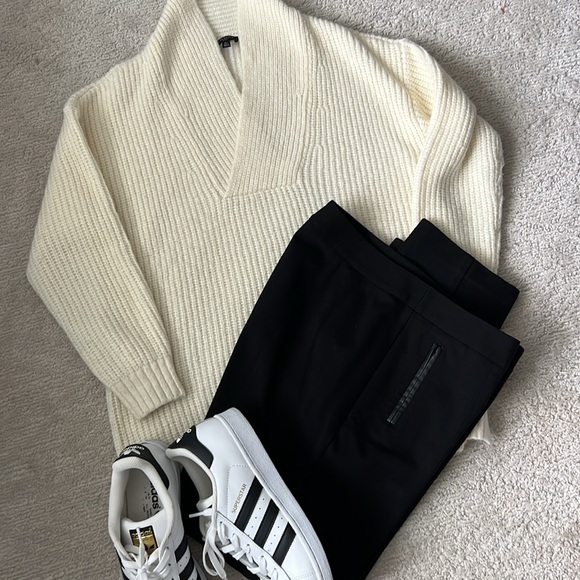 Talbots Women's Cream Sweater - Picture 10 of 10